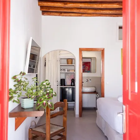 Cycladic In The Heart Of Mykonos Town